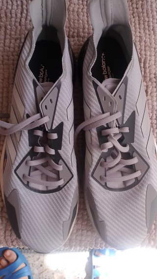 Zapatillas New Balance Grises y Blancas