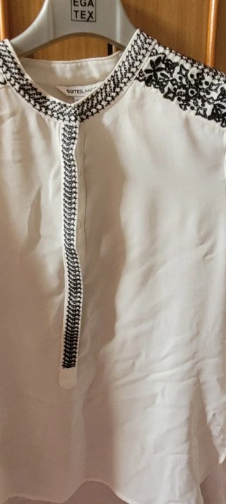 Camisa  bordada blanca Talla S