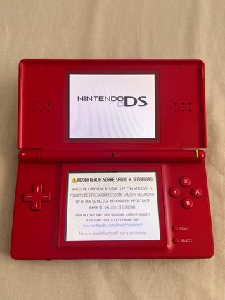 Nintendo DSi Rossa + Caricatore + Giochi