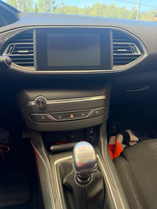 Peugeot 308 2016