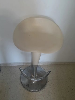 Taburete Beige y Plateado