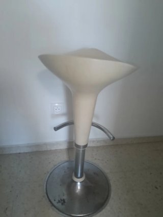 Taburete Beige y Plateado