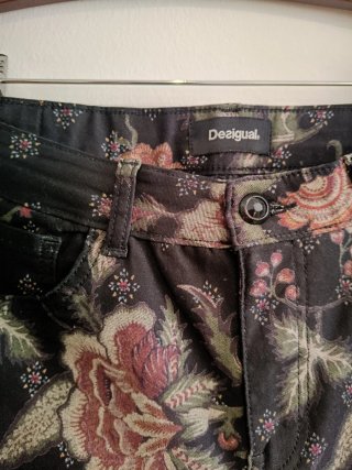Pantalón Desigual estampado floral