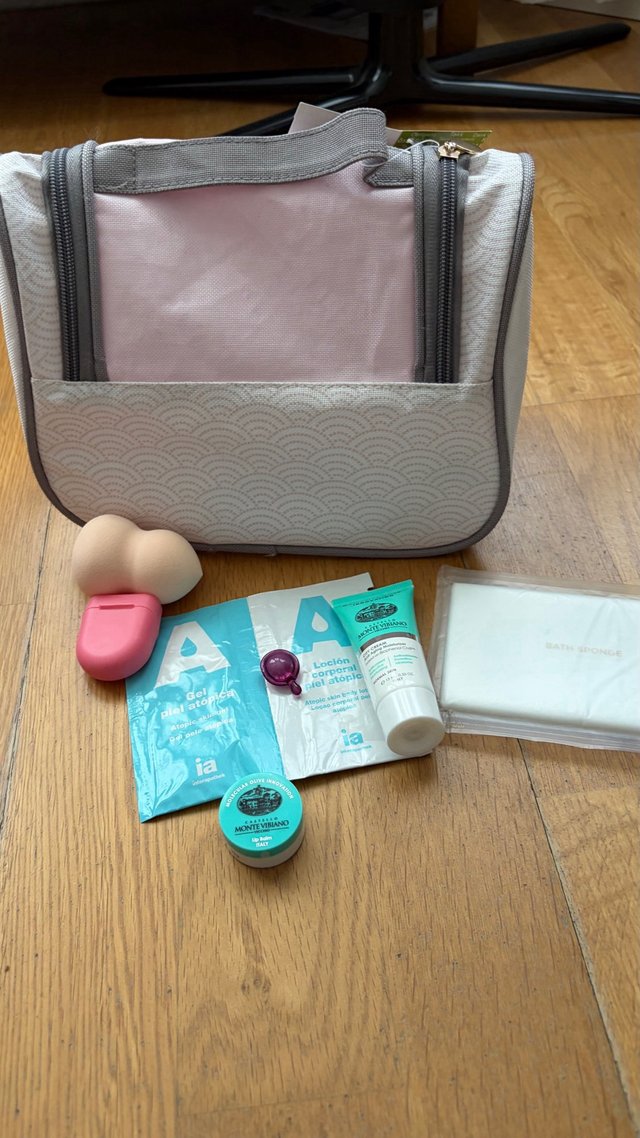 Neceser Yves Rocher  con complementos