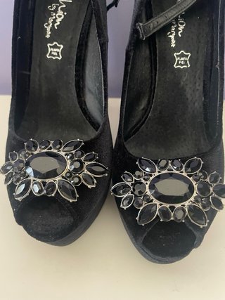 Zapatos de tacón terciopelo con pedrería