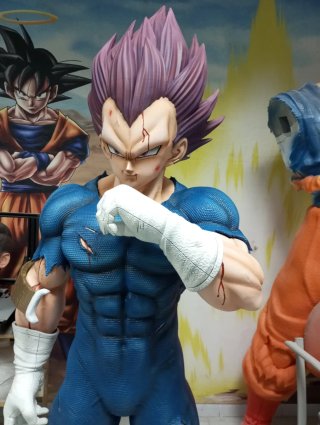 Figura Vegeta Ultra Ego