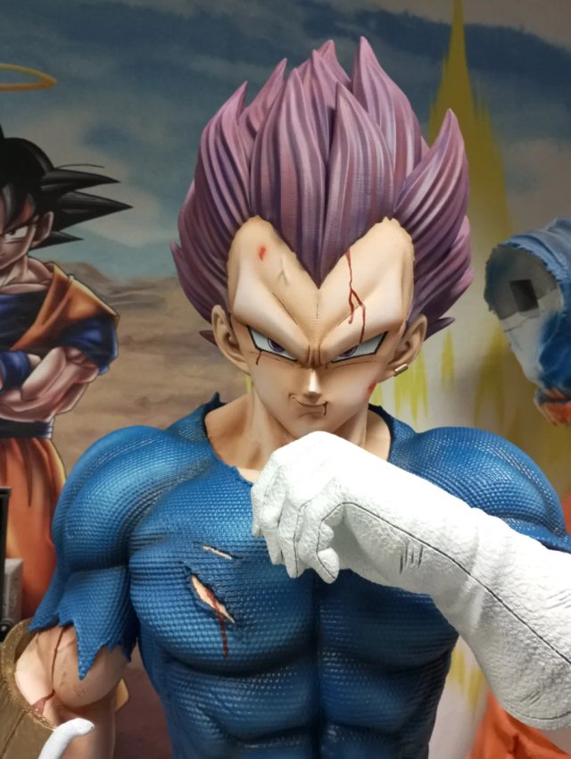 Figura Vegeta Ultra Ego