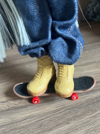 Monopatín para muñeca Bratz