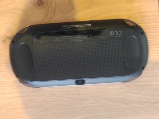 PlayStation Vita PCH-1004 Negra + Accesorios