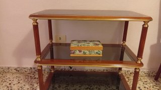 Mesa TV madera 3 lejas cristal  largo 80-alto 70