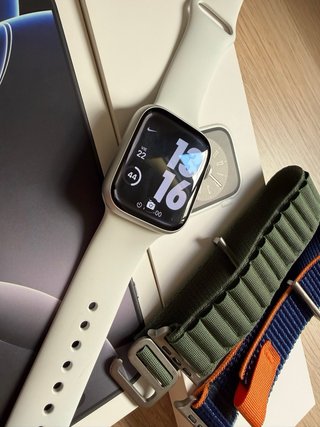 iPhone 16 Pro Max + Apple Watch S8 Negro