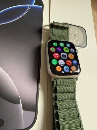 iPhone 16 Pro Max + Apple Watch S8 Negro