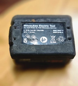 Batteria Milwaukee M18 3.0Ah - NON FUNZIONANTE