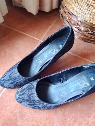 Zapatos de tacón negros forro puntilla talla 36
