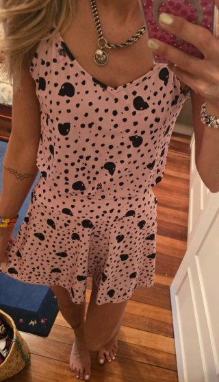 Conjunto rosa calaveras y puntos