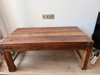 Mesa de centro de madera y metal