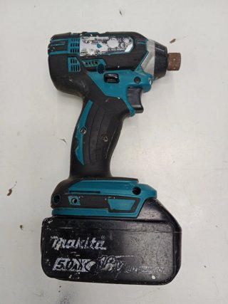 Taladro Makita 18V con Cargador DC18RC