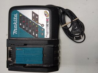Taladro Makita 18V con Cargador DC18RC
