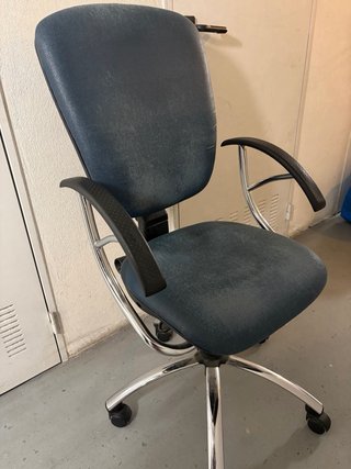 Silla de oficina giratoria vieja