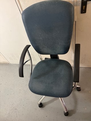 Silla de oficina giratoria vieja