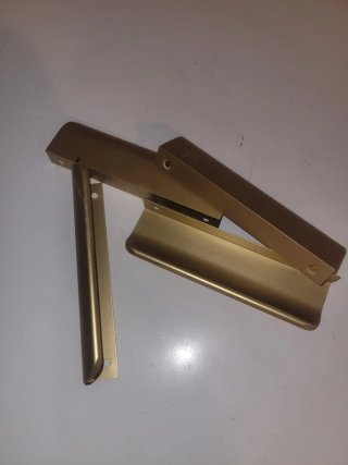 4 Tiradores Dorados