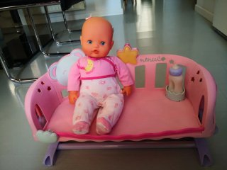 Muñeco Nenuco con Cuna y Accesorios