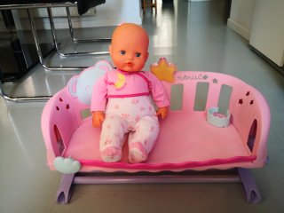 Muñeco Nenuco con Cuna y Accesorios