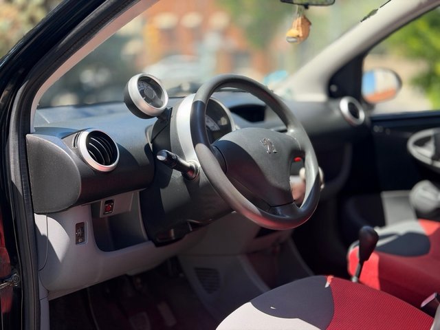 Peugeot 107 TAN SOLO 28.000 KM PEGATINA C 🟢