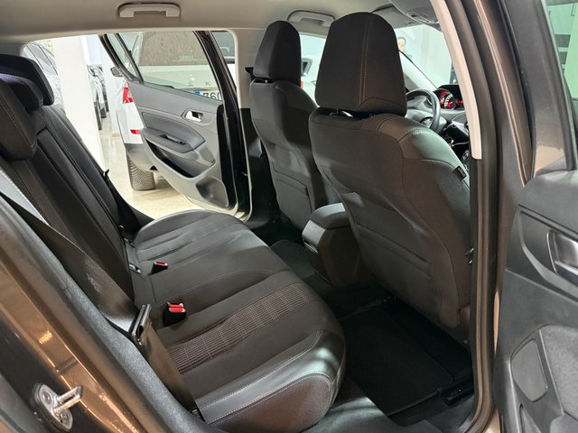 Peugeot 308 2021