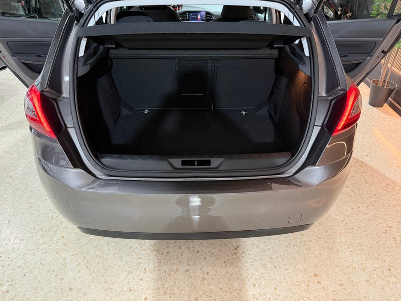 Peugeot 308 2021, foto 8