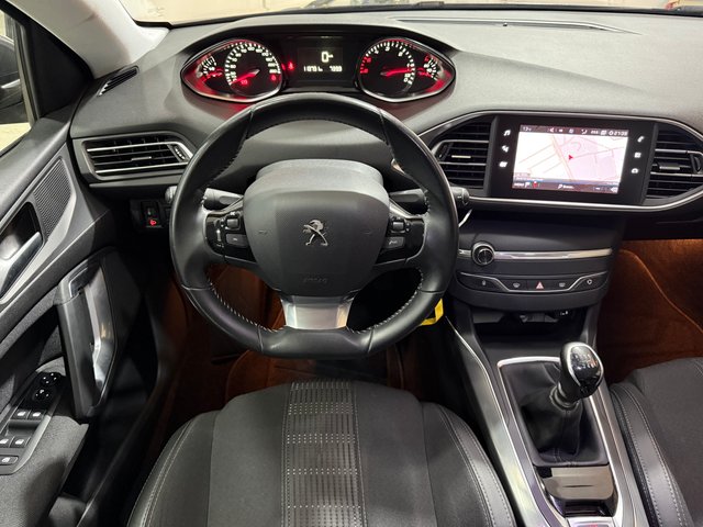 Peugeot 308 2021