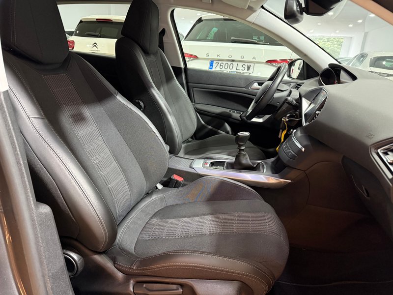 Peugeot 308 2021, foto 12