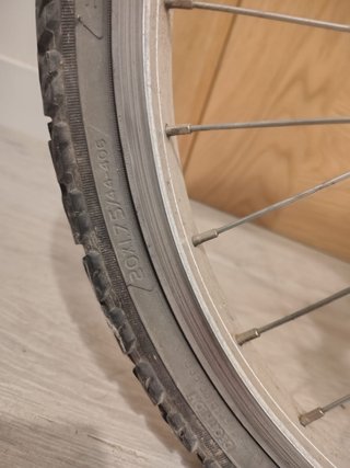 Bicicleta niña Decathlon 20 pulgadas blanca y rosa
