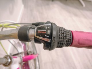 Bicicleta niña Decathlon 20 pulgadas blanca y rosa