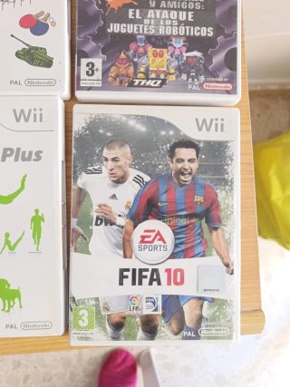 Lote 5 Juegos Wii: Wii Play, Bob Esponja, FIFA 10