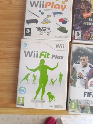 Lote 5 Juegos Wii: Wii Play, Bob Esponja, FIFA 10