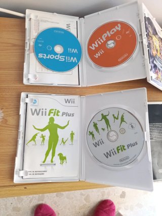 Lote 5 Juegos Wii: Wii Play, Bob Esponja, FIFA 10