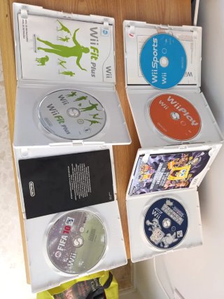 Lote 5 Juegos Wii: Wii Play, Bob Esponja, FIFA 10