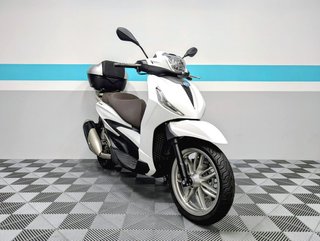PIAGGIO BEVERLY 300 HPE - 2024 - 5.437KM