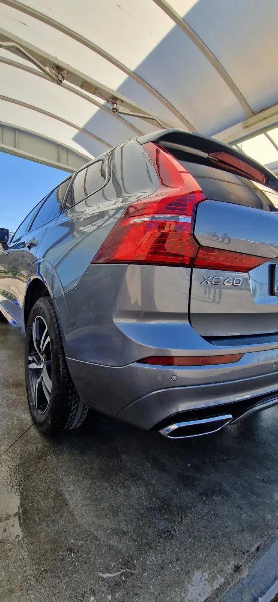Volvo XC60 R Design - foto 1