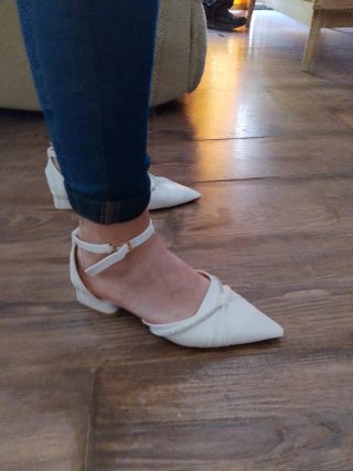 Zapatos de tacón blancos