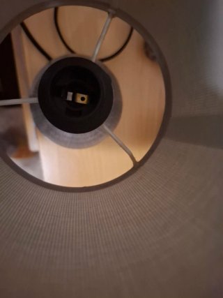 Lámpara de mesa cerámica.