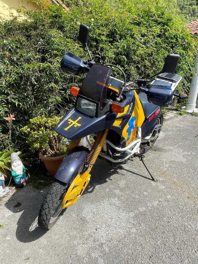 Suzuki DR 750 S BIG Restyling 1989-Disco trasero