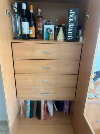 Mueble de madera grande