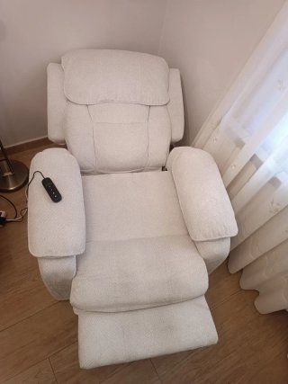 Sillón reclinable eléctrico con mando a distancia