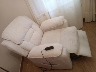 Sillón reclinable eléctrico con mando a distancia