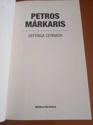 Libro DEFENSA CERRADA (novela policiaca)