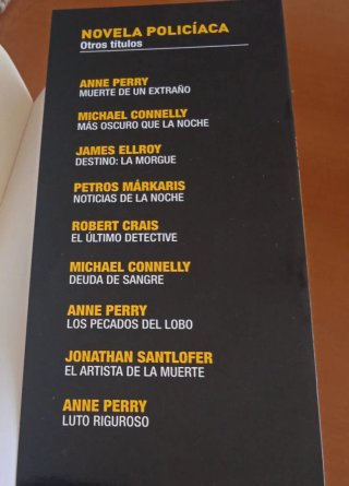Libro DEFENSA CERRADA (novela policiaca)