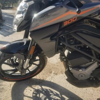 Despiece CFMoto 300NK Negra y Naranja