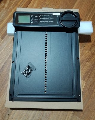 Puerta Automática Gallinero LCD
